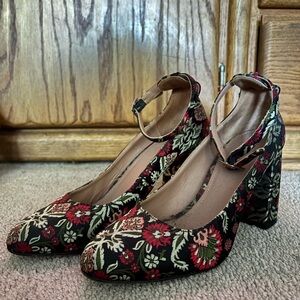 Lewit Black and Red Floral Heels